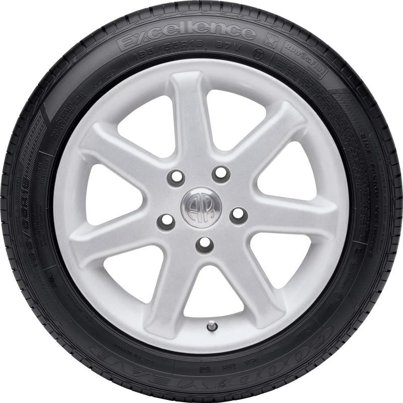 03-111045513-Goodyear-Excellence Run Flat-245/40R20-Tire-Image03