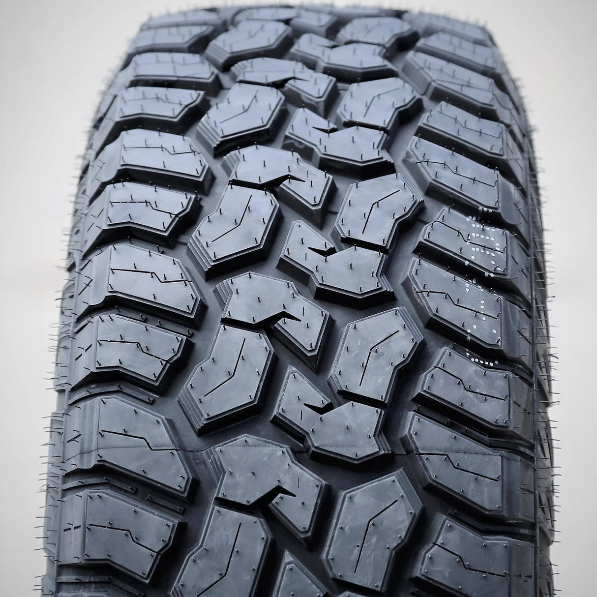 04-RT1010-ATLANDER-Roverclaw R/T-35x12.50R18LT-Tire-Image04