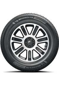 03-52913-Michelin-Defender 2-255/60R19-Tire-Image03