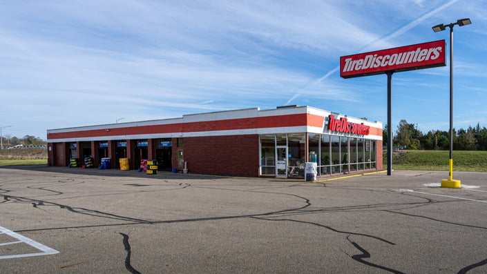Photo of Tire Discounters Lebanon (Main St.) at 726 E Main St, Lebanon, OH 45036